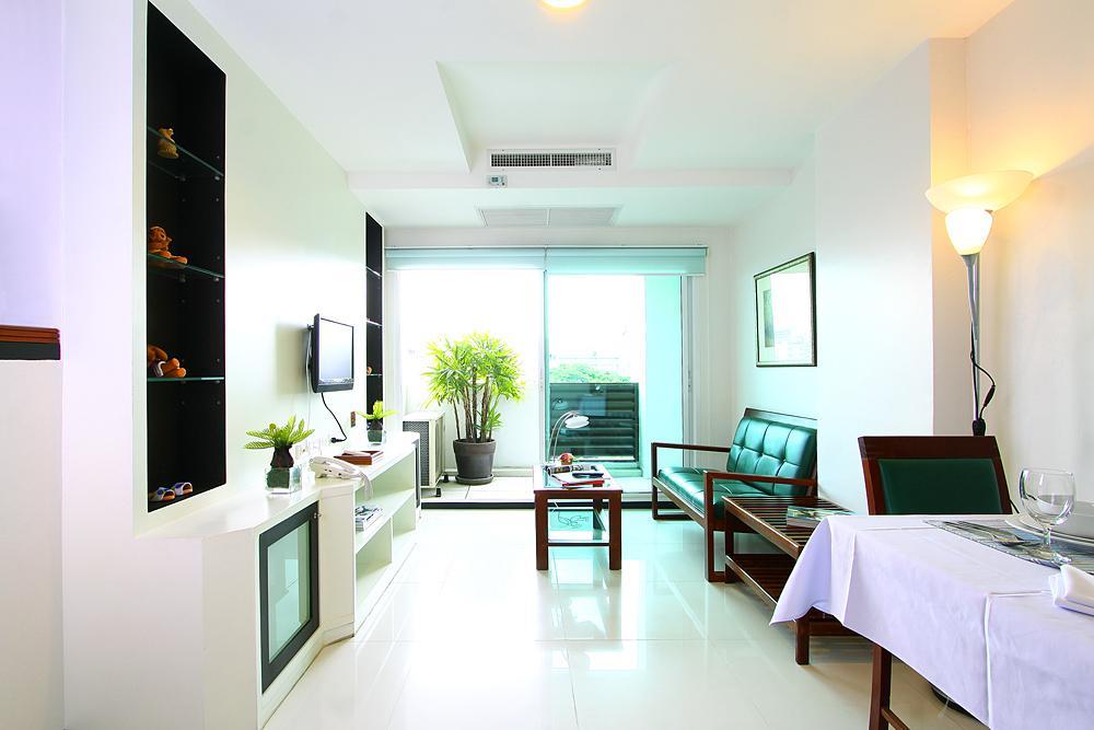 Laurel Suite Bangkok Room photo