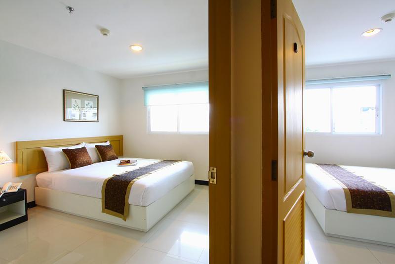 Laurel Suite Bangkok Room photo