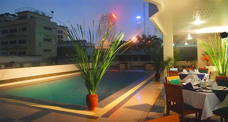 Laurel Suite Bangkok Exterior photo