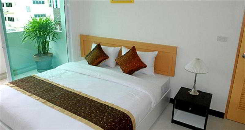 Laurel Suite Bangkok Exterior photo