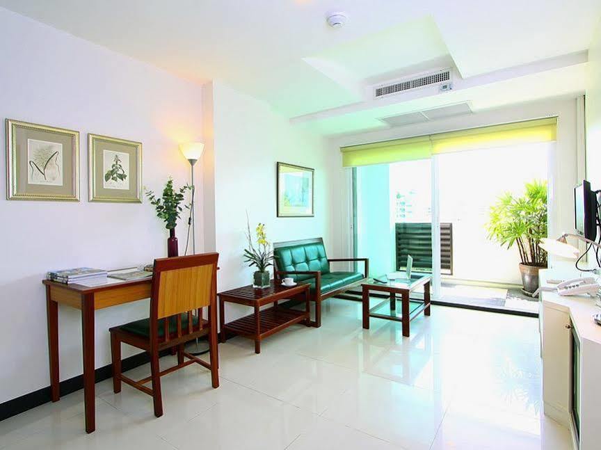 Laurel Suite Bangkok Exterior photo